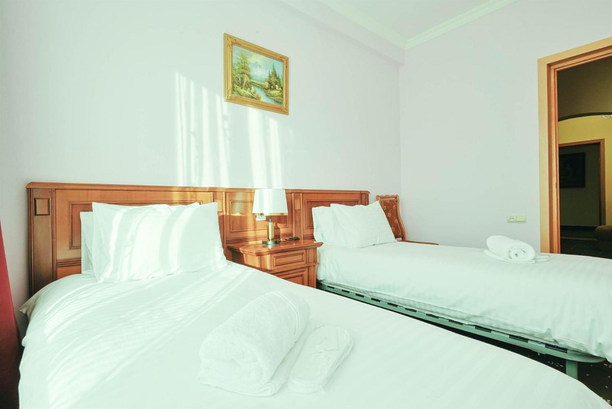 Lalaner Hotel Sisian Esterno foto