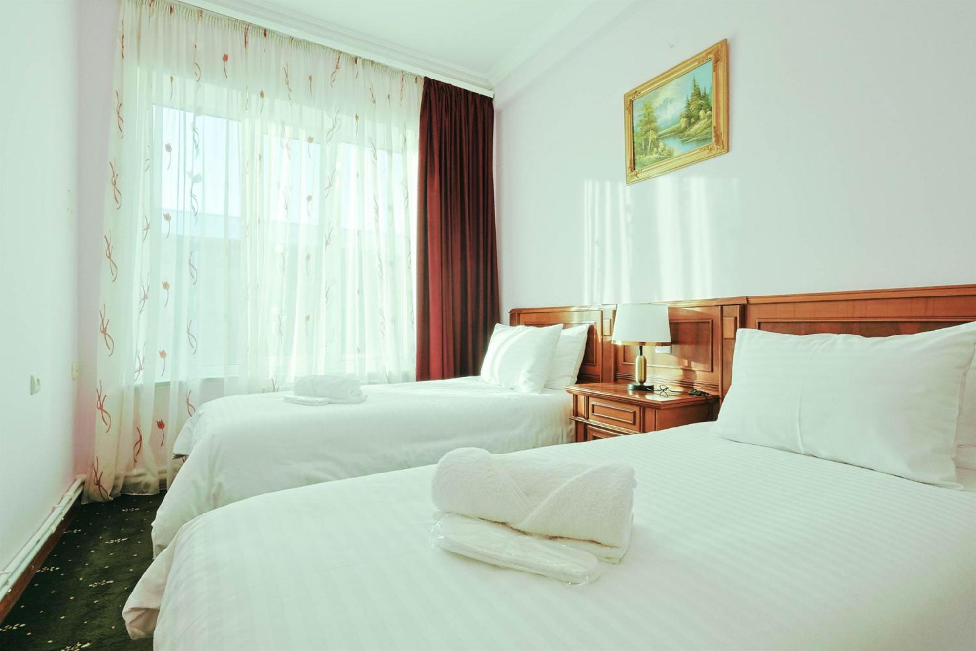 Lalaner Hotel Sisian Esterno foto