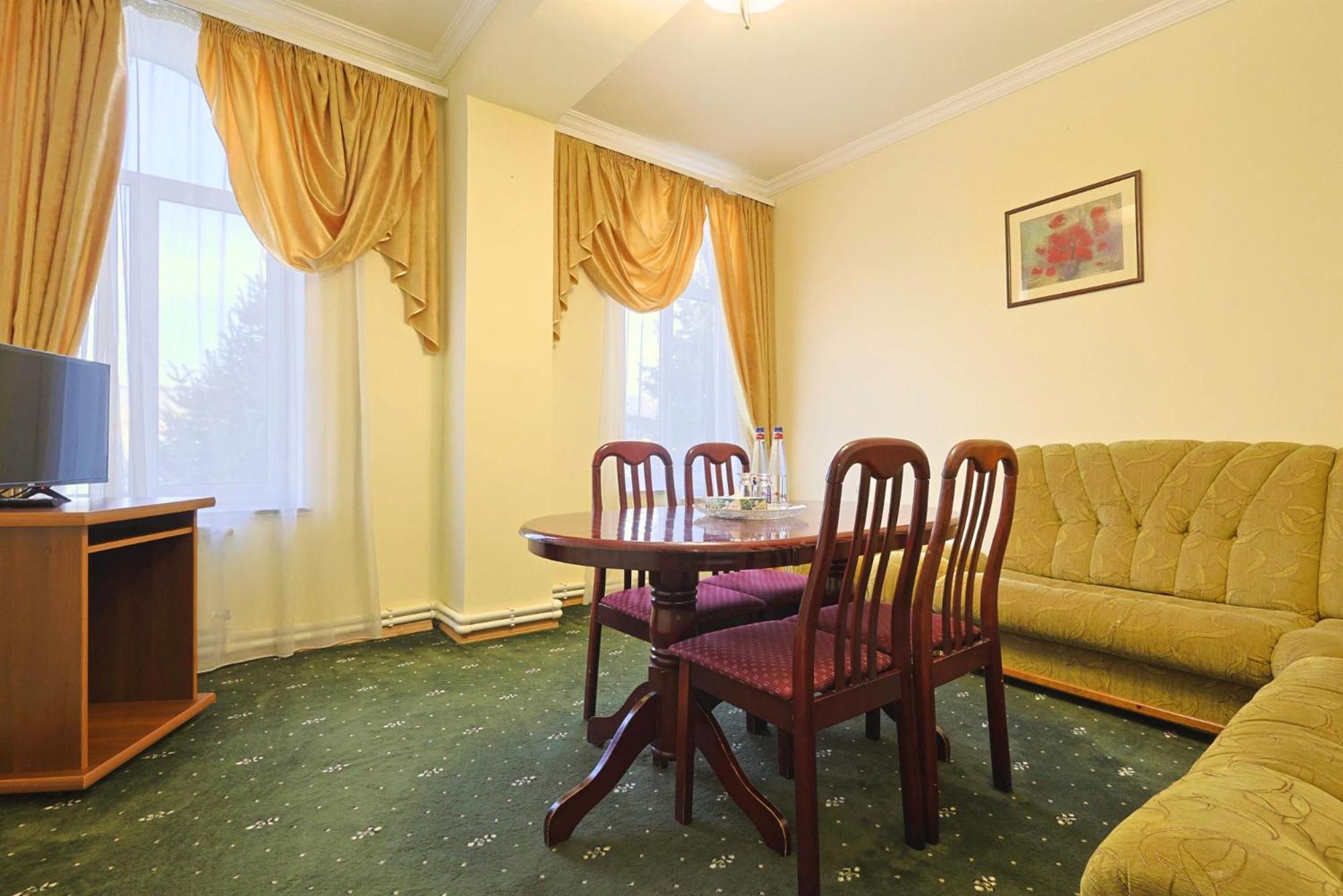 Lalaner Hotel Sisian Esterno foto
