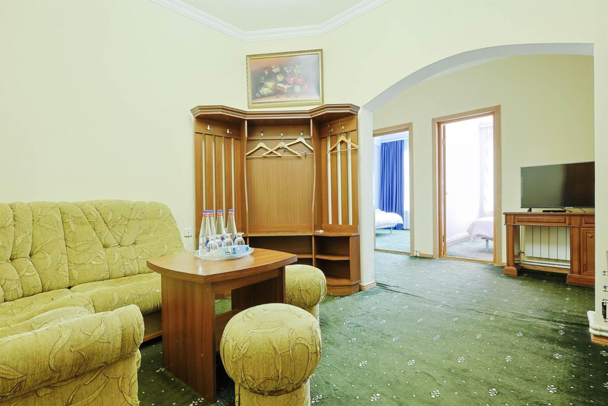 Lalaner Hotel Sisian Esterno foto